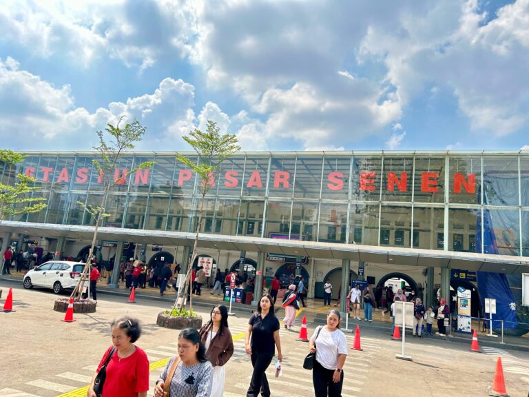 KAI-Stasiun-Pasar-Senen-1